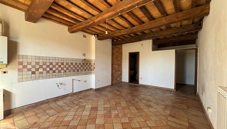 piano terra rustico con wc e cantina