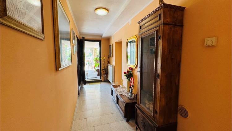 ingresso rustico piano terra